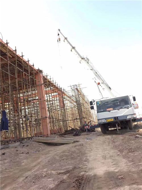 含山县吊车作业的安全注意事项有哪些？